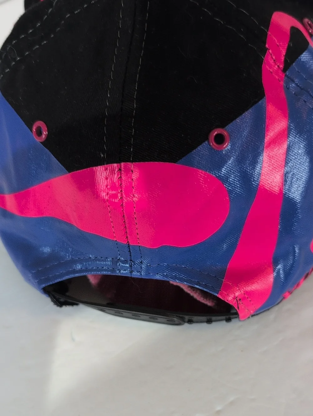 RARE VTG YUMS Swirls Blue, Black & Pink Smiley Snapback Hat